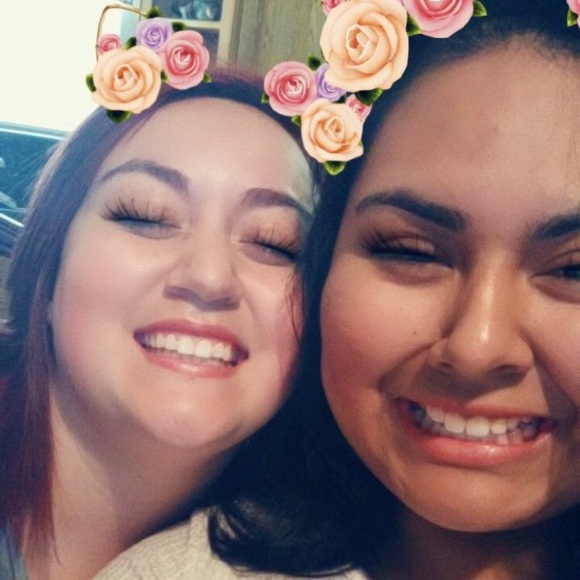 Meet your Posher, Laura - Picture 1 of 1